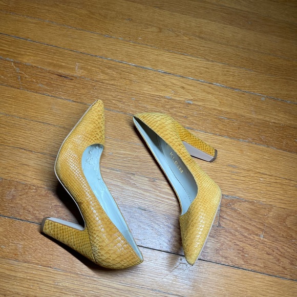 Yellow Suede Snake Skin Heels - Picture 17 of 17